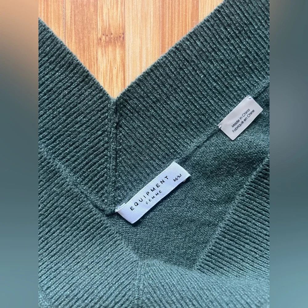 Equipment Femme Green V-Neck Sweater - Picture 2 of 2